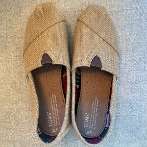 Tom’s Classic Natural Burlap Slipons